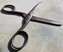 Load image into Gallery viewer, Pair Pre-1970's Vintage Small Steel Sewing Scissors , 15cm long
