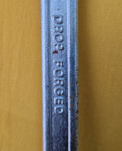 Load image into Gallery viewer, DROP FORGED SE04 STEEL COMBINATION SPANNER 17MM A/F EXCELLENT CONDITION
