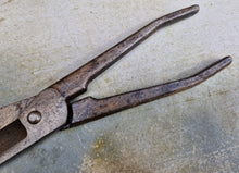 Load image into Gallery viewer, Vintage Gilbow Heavy Duty Tin Snips Tool , 21cm long
