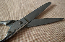 Load image into Gallery viewer, Title: Vintage Richards Speednix Tailor’s Shears Sheffield England – 16.5cm Used
