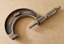 Load image into Gallery viewer, Moore &amp; Wright No.966 1" - 2" External Outside Micrometer 0.001"
