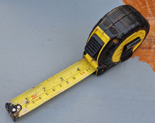 Load image into Gallery viewer, Hecas 7.5M Tape Measure 25FT Heavy Duty Industrial 25mm Width Smooth Blade
