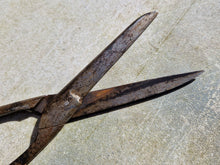 Load image into Gallery viewer, Pair Pre-1970's Vintage Small Steel Sewing Scissors , 15cm long
