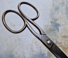 Load image into Gallery viewer, The Ridge Rimmer Long Dress Making Taylors Shears  Scissors , Vintage 28cm Long
