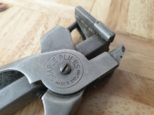 Load image into Gallery viewer, Vintage Mcgills Puritas Stapler Plier Tool vgc Old Tool
