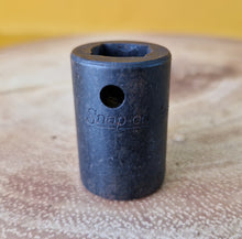 Load image into Gallery viewer, Snap-On 5/8 PDH-200 USA 12 point socket. Pat no. 3273430
