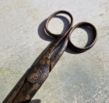 Load image into Gallery viewer, Pair Pre-1970's Vintage Small Steel Sewing Scissors , 15cm long
