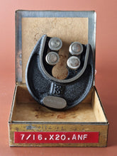 Load image into Gallery viewer, Matrix 7/16" x 20 ANF - 2 R/14 INSP R2 Adjustable Roller Thread Caliper Gauge
