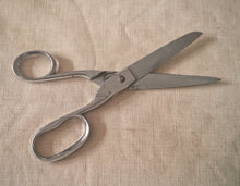 Load image into Gallery viewer, Title: Vintage Richards Speednix Tailor’s Shears Sheffield England – 16.5cm Used
