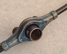 Load image into Gallery viewer, Genuine Vintage 1" x 16 TPI Round Threading Die + 40cm Die Holder Handle
