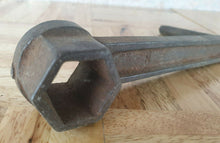 Load image into Gallery viewer, Antique Cast Iron 1" AF  Jack Crank Winding Handle / spanner No.3
