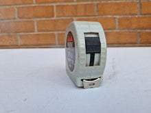 Load image into Gallery viewer, Vintage Rabone SUPALOK SK175 ME 7.5M 25FT tape measure 30-363
