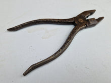 Load image into Gallery viewer, Vintage Combination Pliers Hand Tool 18.5cm long
