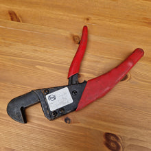 Load image into Gallery viewer, Erma 29021 Ratchet Crimper Tool , No Die Included
