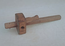 Load image into Gallery viewer, Vintage Wooden Marking Gauge Antique Woodworking Tool 24cm – Missing Thumb Screw

