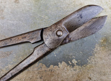 Load image into Gallery viewer, Vintage Gilbow Heavy Duty Tin Snips Tool , 21cm long
