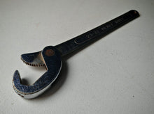 Load image into Gallery viewer, Vintage Master Wrench – Adjustable Pipe Spanner 7/8" to 1 1/4" (23–32mm) Heavy
