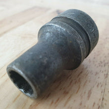 Load image into Gallery viewer, Williams Made In USA ST-1212, 3/8 Socket, Vintage Mechanical Garage Tool
