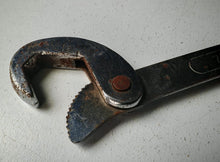 Load image into Gallery viewer, Vintage Master Wrench – Adjustable Pipe Spanner 7/8" to 1 1/4" (23–32mm) Heavy
