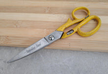 Load image into Gallery viewer, Vintage Kumfi Kut Pinking Shear Scissors 18 cm - Yellow Handle, Stainless Steel
