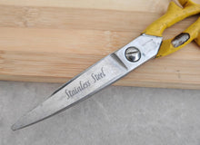 Load image into Gallery viewer, Vintage Kumfi Kut Pinking Shear Scissors 18 cm - Yellow Handle, Stainless Steel
