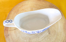 Load image into Gallery viewer, Royal Staffordshire Willow Pattern Sauce / Gravy Boat by J&amp;G Meakin England
