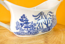 Load image into Gallery viewer, Royal Staffordshire Willow Pattern Sauce / Gravy Boat by J&amp;G Meakin England
